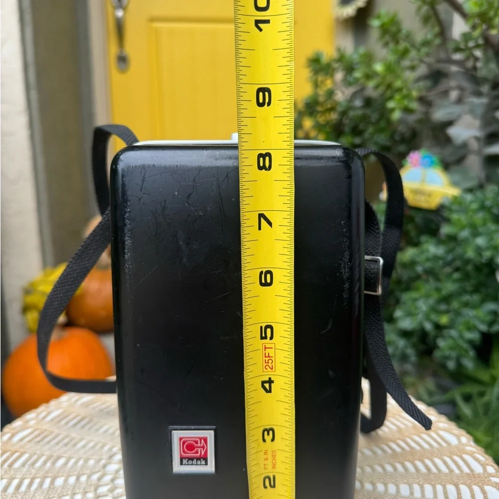 VINTAGE 1960/70’s BLACK HARD CARRYING CASE W/STRAP FOR A KODAK CAMERA